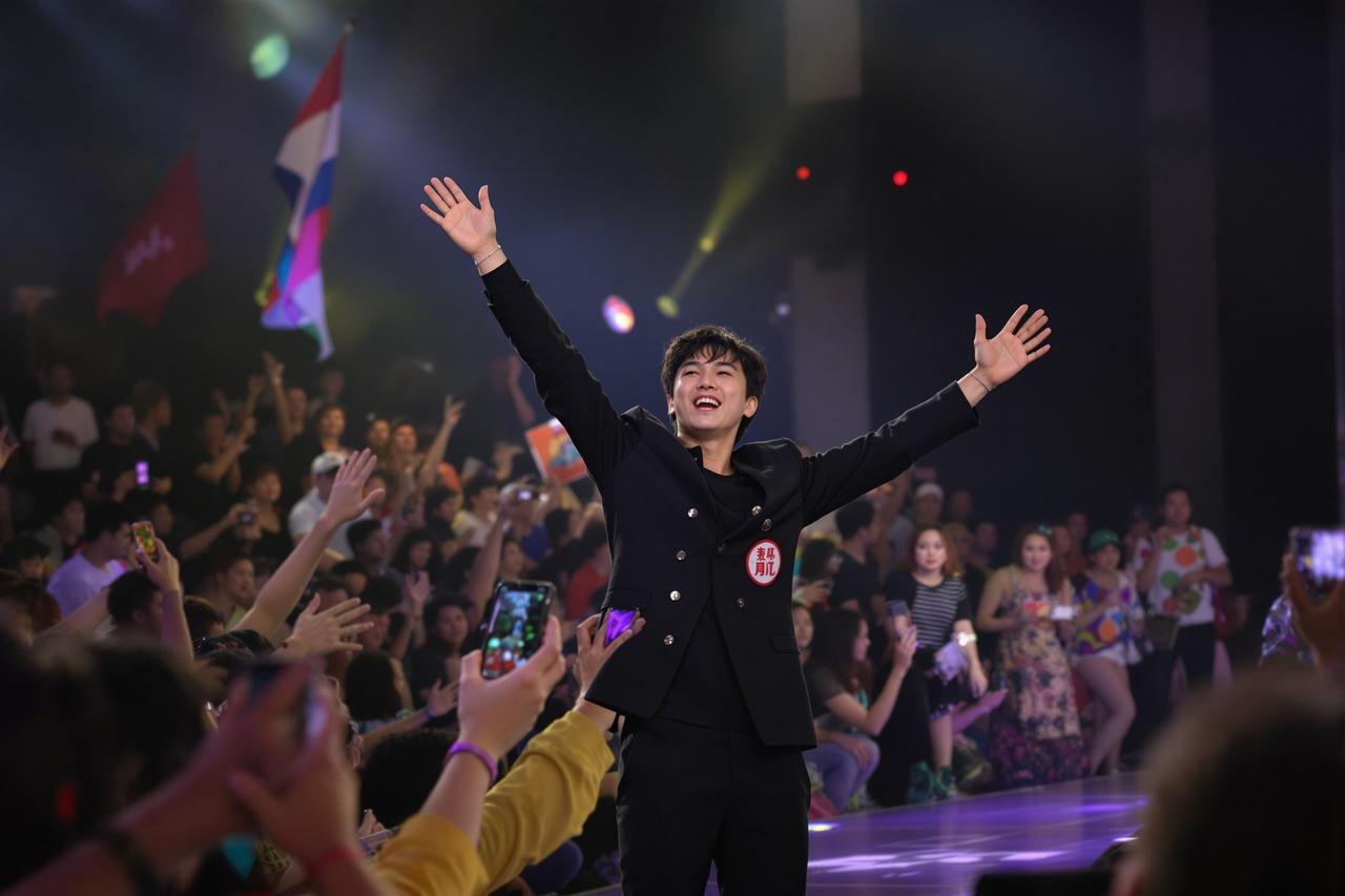 快猫短视频影迷见面会圆满举行，万名粉丝热情参与